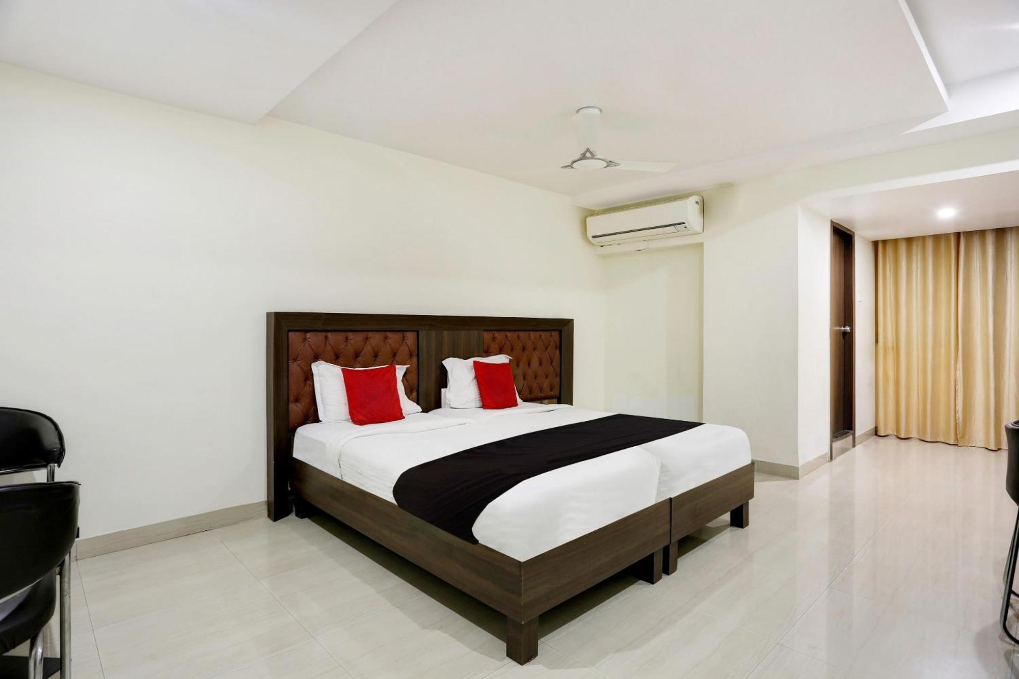 Townhouse Halcyon Deccan Inn Near Shilparamam Kondapur  Экстерьер фото